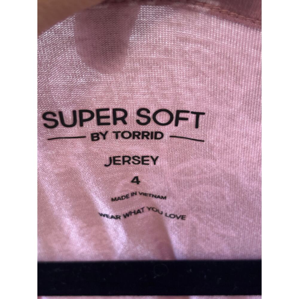 Torrid Super Soft Jersey Knit Top Tee Plus Size 4 / 4X Pink - Picture 3 of 5